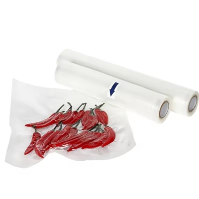 Warm verkoop Plastic transparante voedingsvacuümzakken Roll geïmprimeerde vacuümverzegelzak