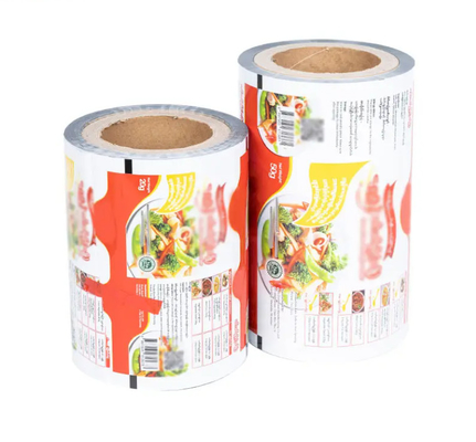 Op maat gedrukt Automatische verpakkingsfilm Aluminiumfolie Print Kippoeder Kruiden Snacks Chips Voedselverpakkingsrolfilm