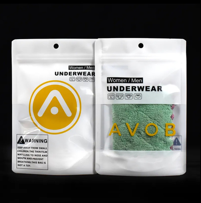 Persoonlijke hervergrendelbare stand-up zak ondergoed verpakking zip slot mylar zakken met helder raam