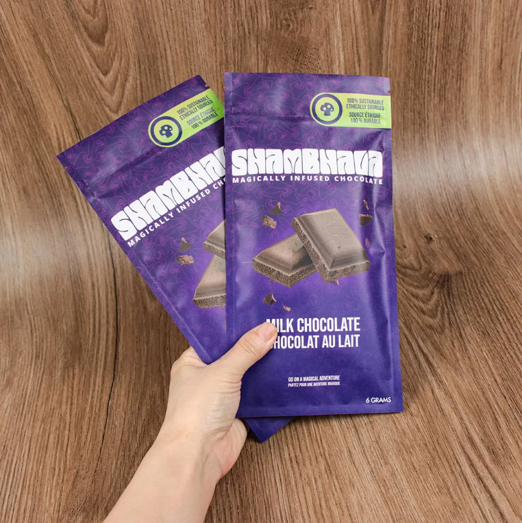 Op maat gedrukte voedselkwaliteit glanzende bevroren zak 3 zijden verzegeld herbruikbare ziplock zakken aluminiumfolie Mylar zakken voor chocolade